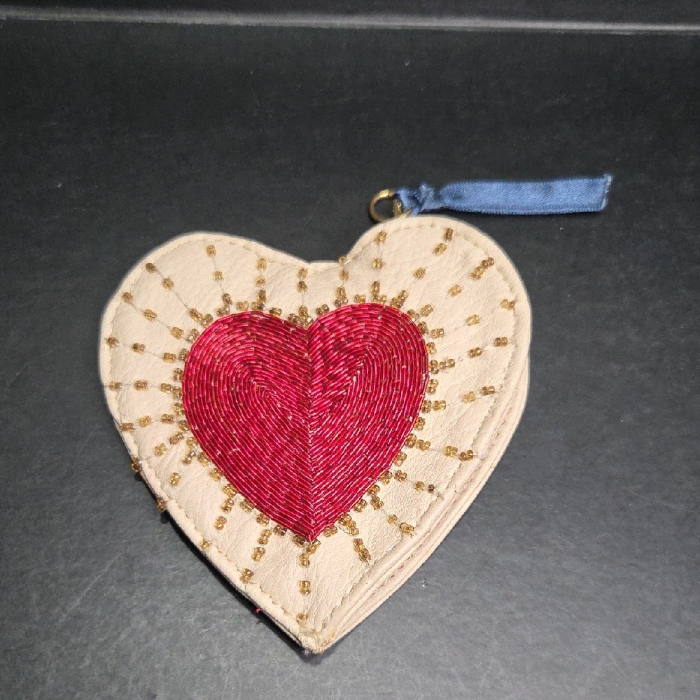 Chic Heart-Shaped Beige and Red Embroidered Clutch